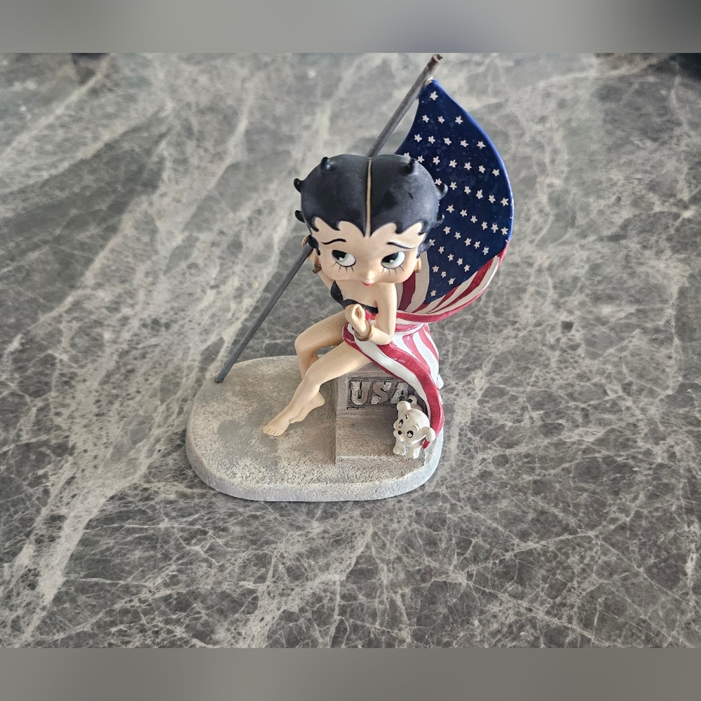 ​2002 Betty Boop Figurine Westland #6942 Patriotic USA Flag Pudgy Retired FLAW